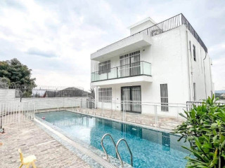 Un furnished house for rent in Nyarutarama