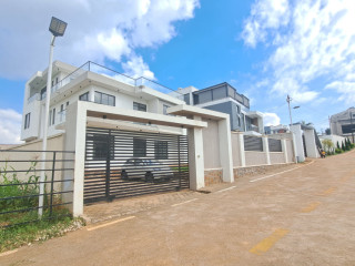 Kinyinya VIP house for Sale