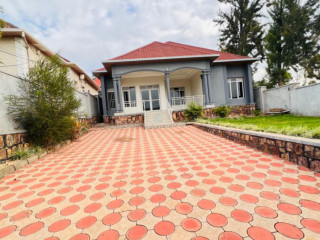 Nice House for sale in kimironko on tarmac road