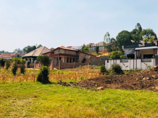 Ikibanza tugurisha 17M Kanombe Busanza