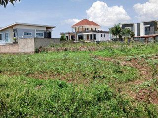 Kinyinya plot for sale