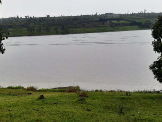 Land for rent in Muhazi lake access on lake