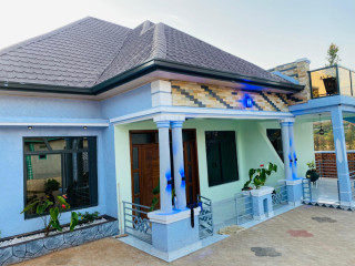 Kigali unfurnished house for sale in kanombe Kamashashi