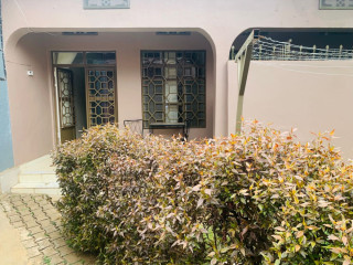 Ep 062A kiyovu Kiyovu well furnished apartment for rent at lowest price @450k Rwf