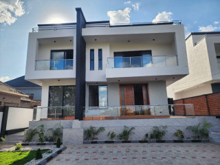 Inzu igurishwa kanombe nyarugunga