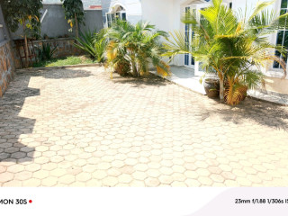 Kimoronko unfurnished house for rent in Kigali