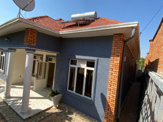 Kigali unfurnished house for rent in Kagarama