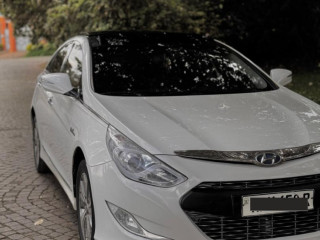 BERE 352 CM: Hyundai sonata in good condition is available for sale #+250780675812