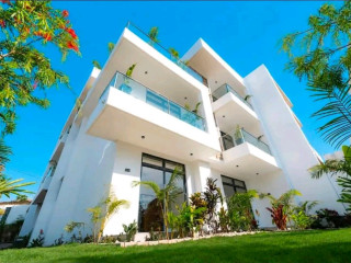 Apartment tugurisha ahantu heza mumiturire Kandi k'umuhanda.