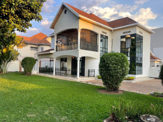 Unfurnished family villa available for rent at Gacuriro