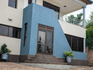 BB: 014. Gacuriro very nice unfurnished house for rent