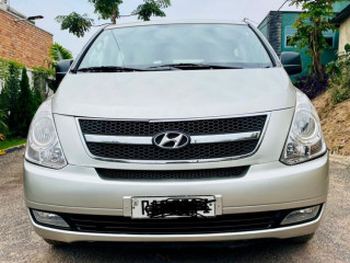 HYUNDAI GRAND STAREX(Quick Sale! Clean, Powerful Van – Great for Business)
