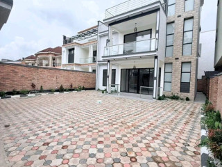Kibagabaga 5bedrooms house for sale at 450M in good location