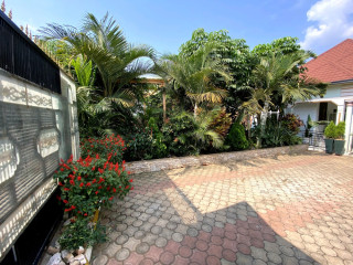 Kigali furnished house for rent in Kanombe Gasaraba
