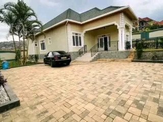 House for sale with big plot in Kigali Kimironko near market