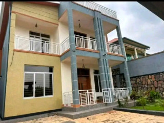 BEAUTIFUL HOUSE FOR SALE – KIBAGABAGA 📍 Prime location in Kibagabaga 📐 Plot size: 350 sqm 🛏️ 4Bedrooms 🚿 3 Toilets