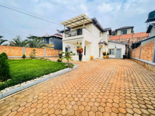 This is beautiful fully furnished house