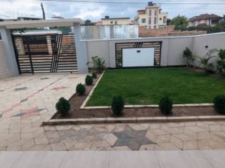 Kibagabaga very nice unfurnished house for sale in Kigali