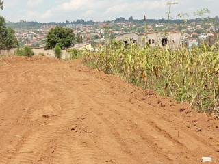 Ikibanza kigurishwa Rusororo