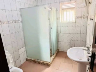 Unfurnishe house for rent in kibagabaga near hospital on tarmac road in VIP neighborhoods good location