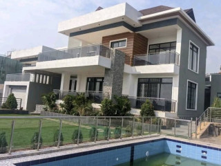 Kigali-Kicukiro 7bedrooms villa for sale at 850M(585k USD) on tarmac road in VIP location