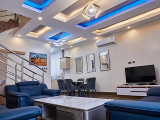 Nyarutarama beautiful apartment for rent in good neighborhood