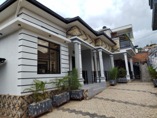 HOT DEAR 🔥 kibagabaga house for sale 250million