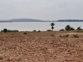 Land for sale in Bugesera near airport of Rwanda access on lake