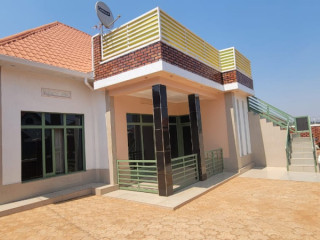 Nice house for sale at kanombe @120M
