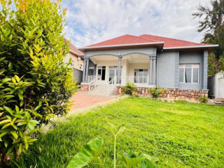 Kimironko modern house for sale in Kigali on tarmac Road.