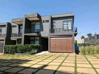 Kigali Spacious house available for rent in Gacuriro