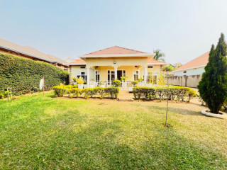 Kibagabaga big land house for sale in Kigali