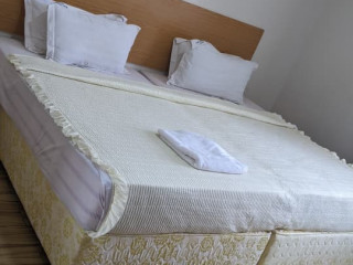 31 Kimihurura rugando very nice full furnished apartment for rent.
