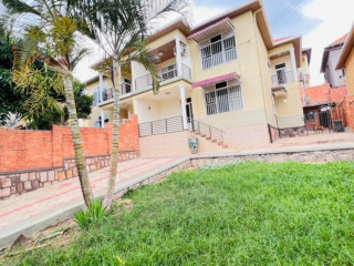 KIBAGABAGA 4bedrooms 230Millions House for Sale On paved road