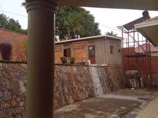 House for sale in Kacyiru going for 400million francs negotiable.