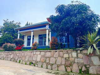 Kigali house for rent in Kimironko on the tarmac road
