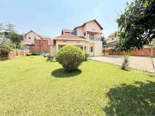 Gacuriro near simba center 4bedrooms fully furnished house for rent at $2000 on tarmac y
