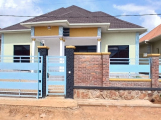 BUSANZA HOUSE FOR SALE