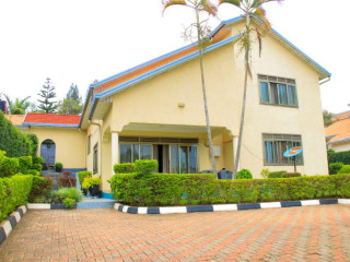 SM:80 Gacuriro Gacuriro- umucyo estate very nice and furnished house for rent at lowest price.