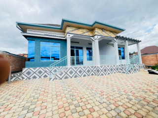 KANOMBE KIGALI AMAZING BIG HOUSE Sale At 90MILLIONS TEL: [***] 