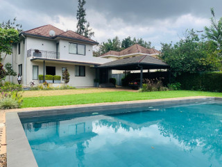EP 143 Nyarutarama Nyarutarama very nice , well furnished house villa for rent with swimming pool