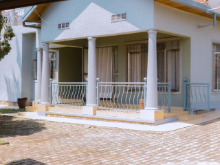 TB:011 Gacuriro. Gacuriro furnished house for rent