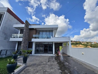 KICUKIRO KAGARAMA BIGGEST HOUSE Sale At 180MILLIONS TEL: [***] 