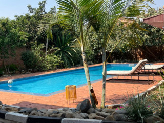 House with swimming pool for sale