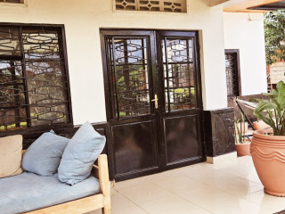 EP 132 Kacyiru Kacyiru very nice well furnished house for rent at cheap price