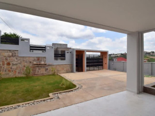 Kibagabaga modern new house for sale in Kigali