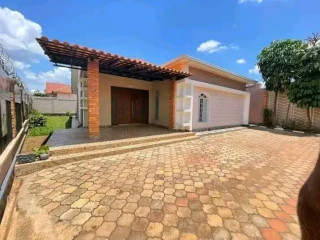 Kimironko on tarmac road in VIP neighborh