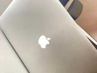 Selling my new macbook from japan at a good price