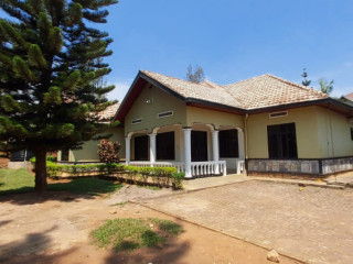 Kigali unfurnished house for rent in Niboyi