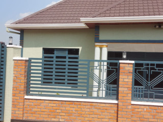 HOUSE FOR SALE IN GAHANGA